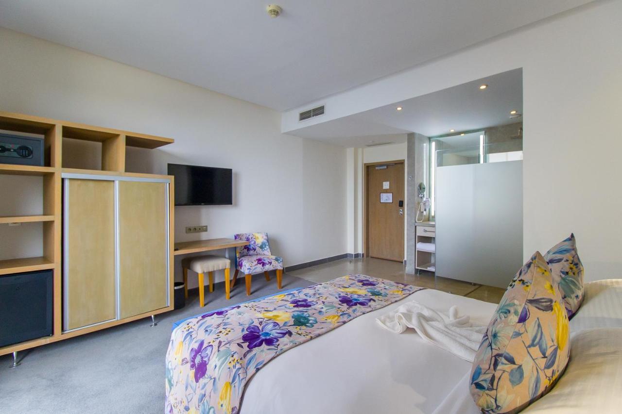 טנג'יר Mandarin Palace Hotel & Spa מראה חיצוני תמונה A room at the hotel