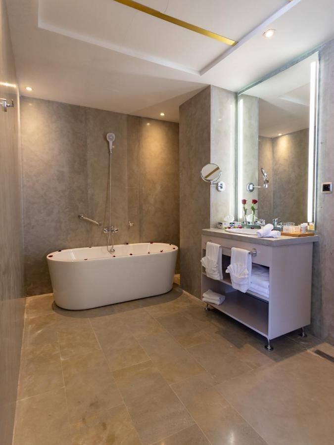 טנג'יר Mandarin Palace Hotel & Spa מראה חיצוני תמונה Bathroom
